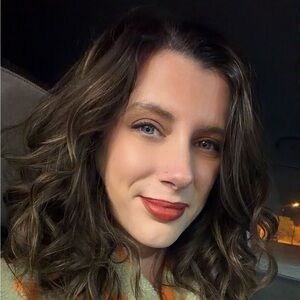 Meet your Posher, Lauren